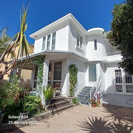 The Coral House Διαμέρισμα Rivière Noire Εξωτερικό φωτογραφία